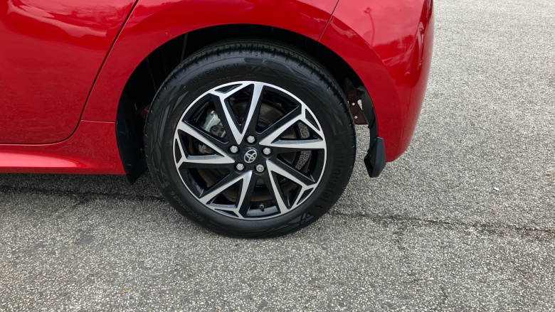 Toyota Yaris 1.5 Hybrid Design 5dr CVT Hybrid Hatchback